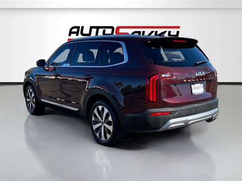 Used 2022 Kia Telluride EX w/ EX Premium Package image 5