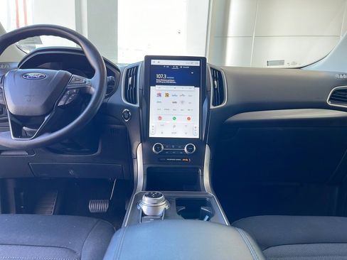 Certified 2024 Ford Edge SE w/ Black Appearance Package image 27