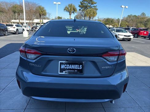 Used 2022 Toyota Corolla LE image 4