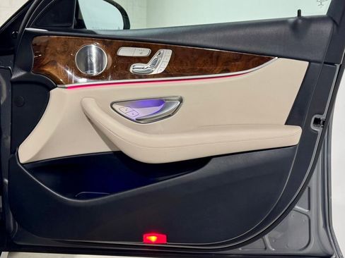 Used 2018 Mercedes-Benz E 400 4MATIC Wagon w/ Premium 1 Package image 26