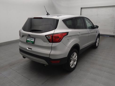 Used 2019 Ford Escape SE FWD image 9