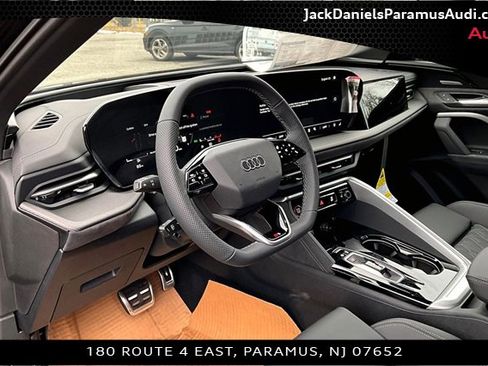 New 2025 Audi SQ5 Premium Plus image 6