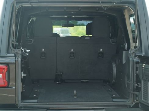 Used 2021 Jeep Wrangler Unlimited Sahara w/ LED Lighting Group AWD/4WD image 18