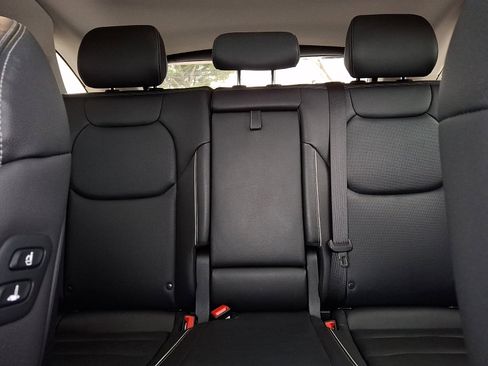 Used 2023 Genesis GV70 2.5T w/ Advanced Package image 19