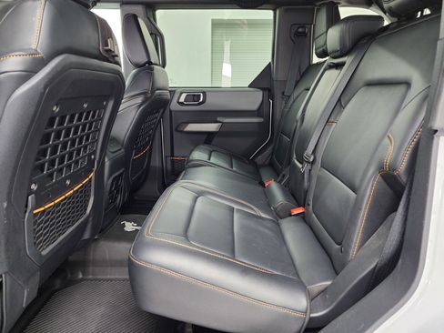 Used 2023 Ford Bronco Badlands w/ Sasquatch Package image 8