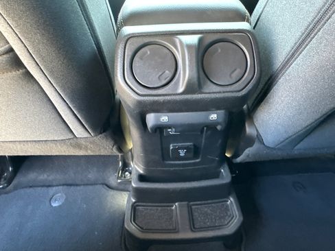 Used 2025 Jeep Wrangler Unlimited Sahara w/ Safety Group AWD/4WD image 22
