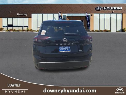 Used 2024 Nissan Rogue S AWD/4WD image 4