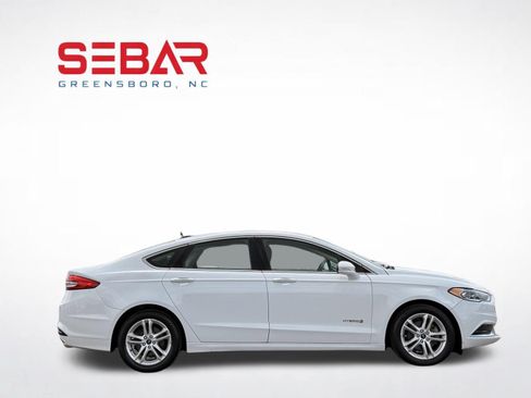 Used 2018 Ford Fusion SE w/ Equipment Group 602A FWD image 6