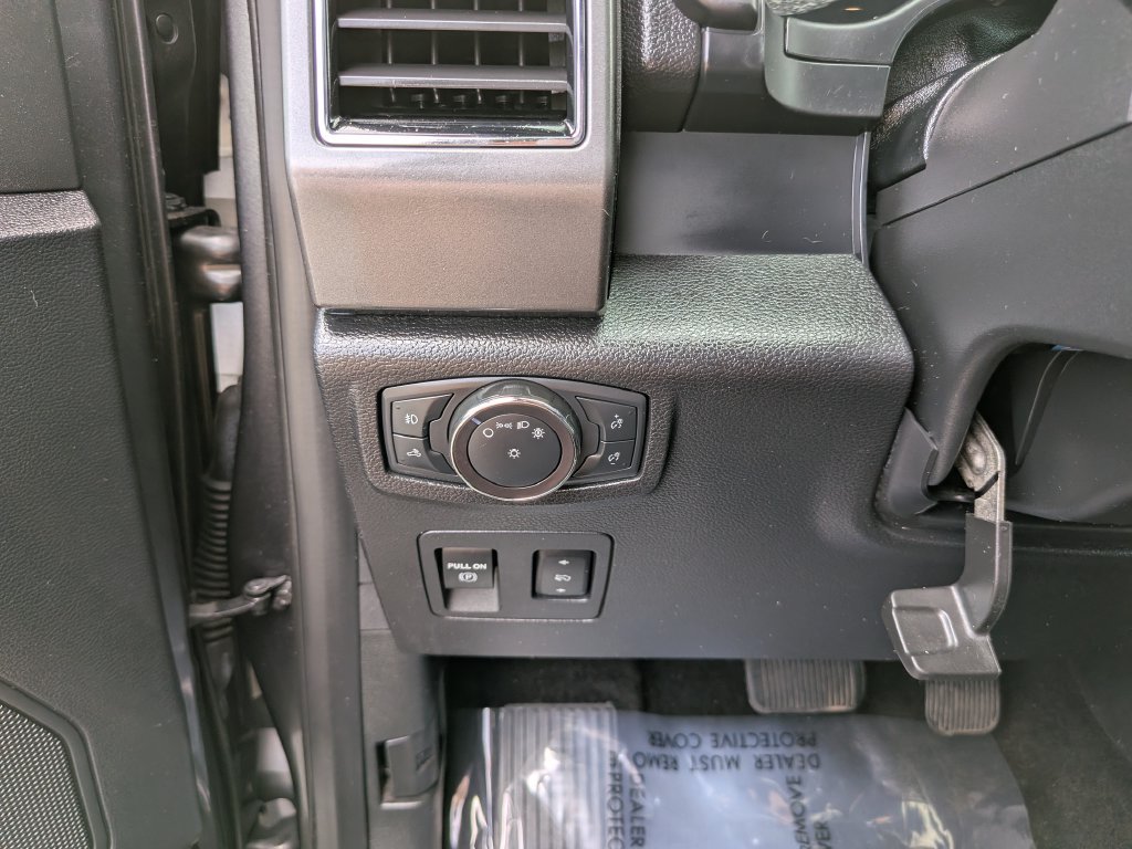 Certified 2018 Ford F150 XLT w/ Equipment Group 302A Luxury AWD/4WD image 31