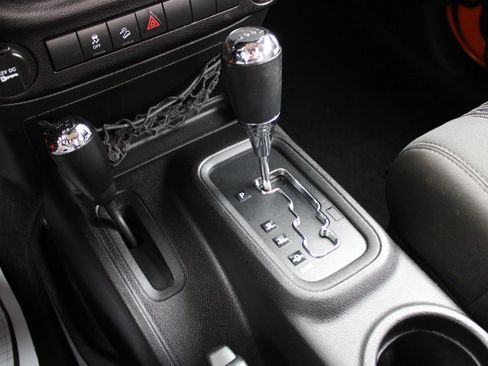 Used 2012 Jeep Wrangler Sport w/ Connectivity Group image 13