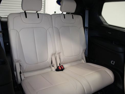 Used 2024 Jeep Grand Cherokee L Limited AWD/4WD image 34