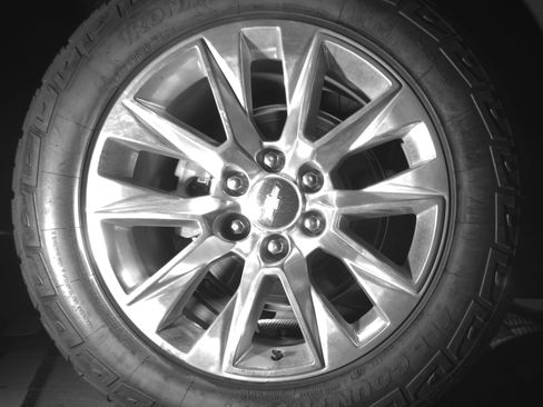 Used 2023 Chevrolet Suburban Premier image 15