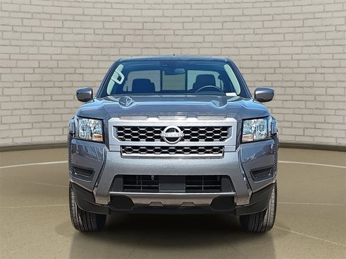 Used 2025 Nissan Frontier SV image 2