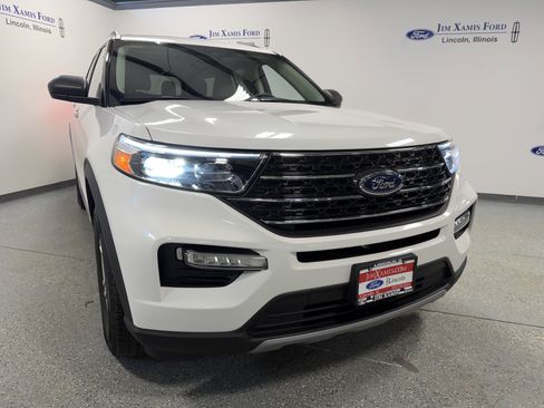 Used 2023 Ford Explorer XLT w/ Equipment Group 202A image 33