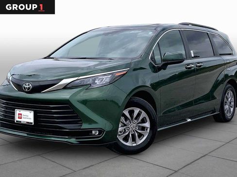 Certified 2026 Toyota Sienna XLE FWD image 1