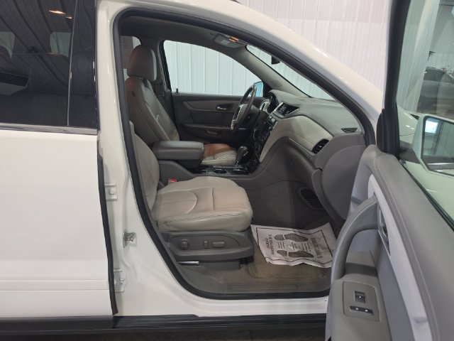 Used 2015 Chevrolet Traverse LT FWD image 30