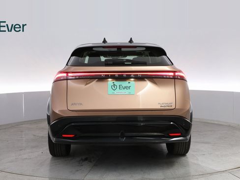 Used 2024 Nissan Ariya Platinum + image 13