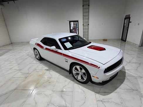 Used 2016 Dodge Challenger R/T Plus RWD image 6