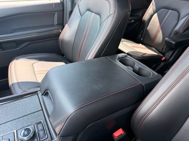 Used 2024 Ford Expedition Limited AWD/4WD image 36