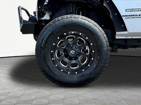 Used 2011 Jeep Wrangler Unlimited Sport w/ Mopar Chrome Edition Group image 32