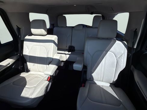 Used 2021 Ford Expedition Platinum image 13