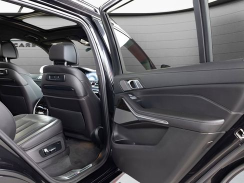 Used 2020 BMW X7 M50i AWD/4WD image 65
