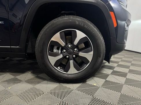 Used 2023 Jeep Grand Cherokee 4WD 4xe image 11