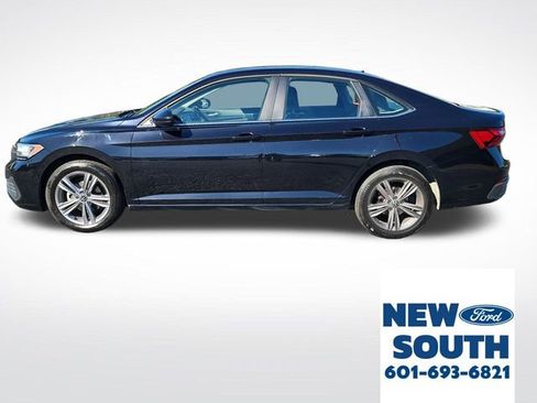 Used 2024 Volkswagen Jetta SE image 3