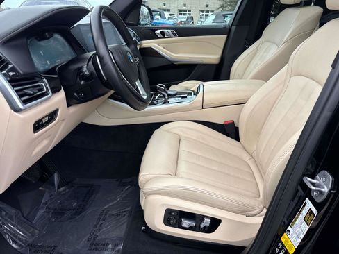 Used 2021 BMW X5 xDrive40i w/ Premium Package image 9