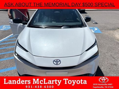 Used 2024 Toyota Prius XLE AWD/4WD image 2