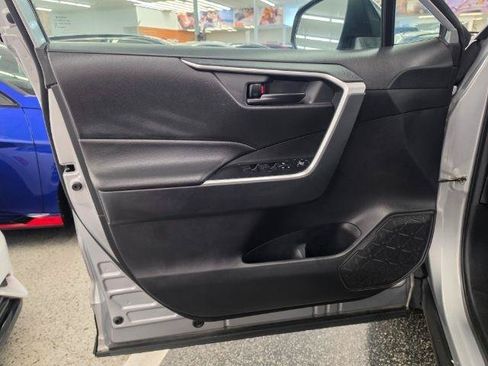 Used 2021 Toyota RAV4 LE FWD image 27