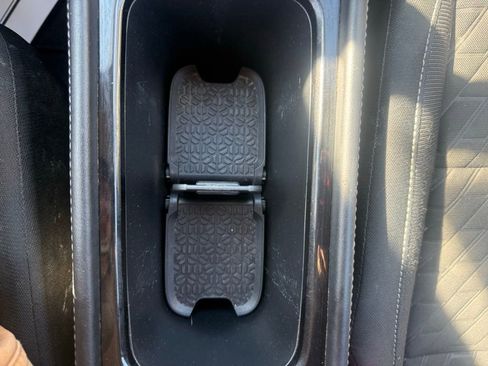 Used 2021 Nissan Kicks SV FWD image 25