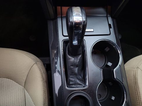 Used 2017 Ford Explorer XLT image 26