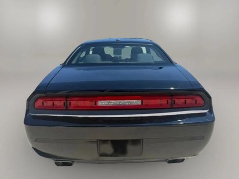 Used 2014 Dodge Challenger SXT RWD image 6