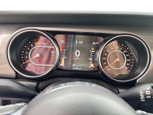 Used 2021 Jeep Wrangler Unlimited Sahara w/ Uconnect 4C Nav & Sound Group AWD/4WD image 15