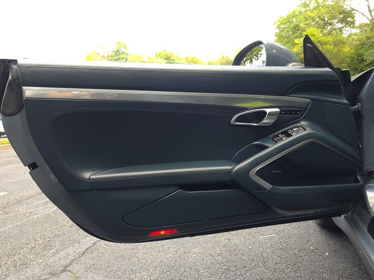 Used 2017 Porsche 911 Carrera RWD image 19