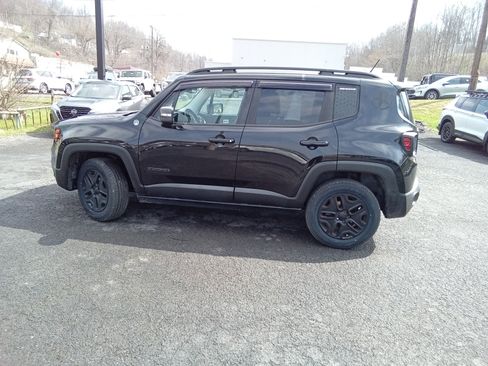 Used 2017 Jeep Renegade Trailhawk image 7