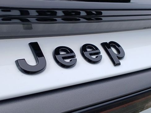 Used 2024 Jeep Wagoneer Launch Edition AWD/4WD image 27