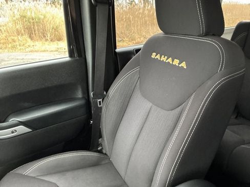 Used 2013 Jeep Wrangler Unlimited Sahara w/ Connectivity Group image 32