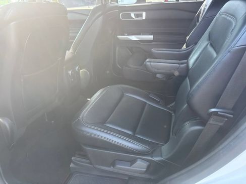 Used 2020 Ford Explorer XLT w/ Equipment Group 202A AWD/4WD image 13