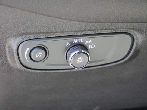 Used 2023 Chevrolet Equinox LS w/ LS Convenience Package AWD/4WD image 21