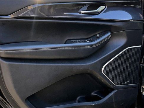 Used 2021 Jeep Grand Cherokee L Laredo w/ Luxury Tech Group I image 13