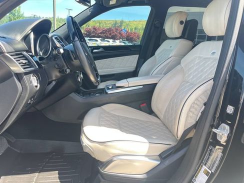Used 2016 Mercedes-Benz GL 550 4MATIC image 17