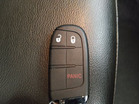 Used 2021 Jeep Compass Latitude w/ Convenience Group AWD/4WD image 32