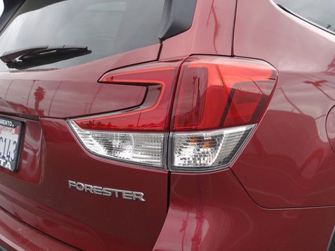 Certified 2023 Subaru Forester Premium AWD/4WD image 5