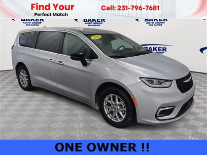Used 2024 Chrysler Pacifica Touring-L