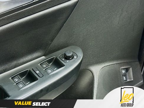 Used 2010 Volkswagen Passat Komfort FWD image 18
