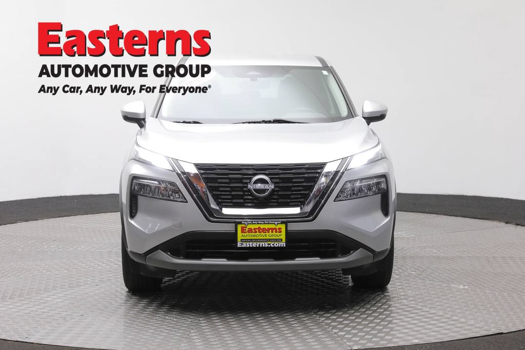 Used 2023 Nissan Rogue SV AWD/4WD image 3