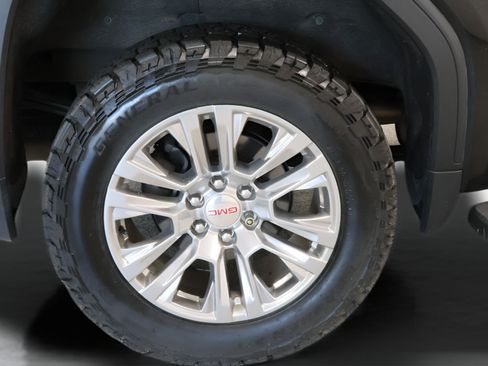 Used 2022 GMC Sierra 1500 Denali w/ Technology Package AWD/4WD image 32