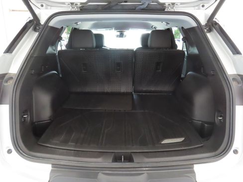 Used 2022 Chevrolet Blazer LT w/ Sound & Technology Package FWD image 24